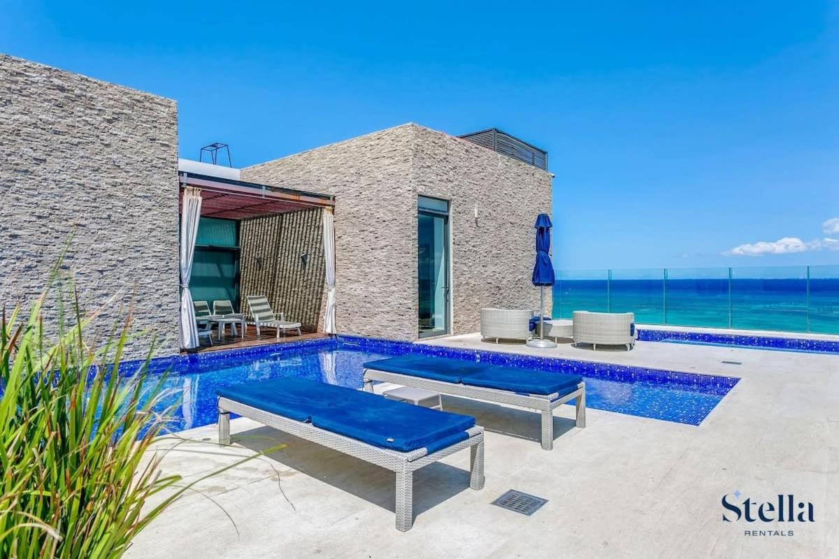 With Private Jacuzzi And Shared Ocean View Roof Pool Сasa de vacaciones