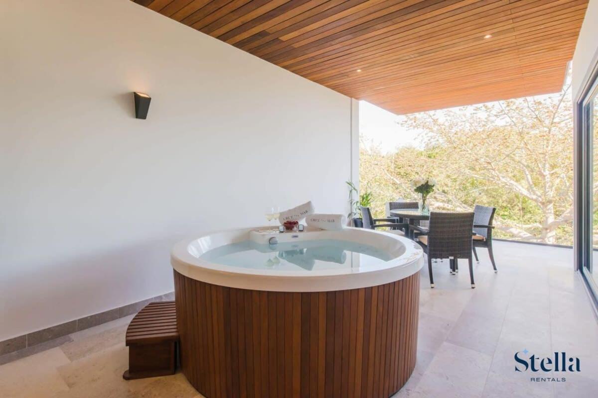 Сasa de vacaciones With Private Jacuzzi And Shared Ocean View Roof Pool